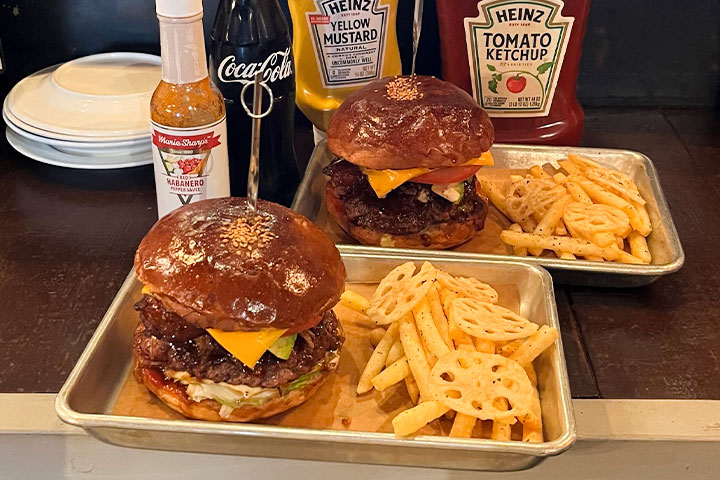 自家製スモークベーコン×肉厚パティが主役の「グッドタイムバーガー」