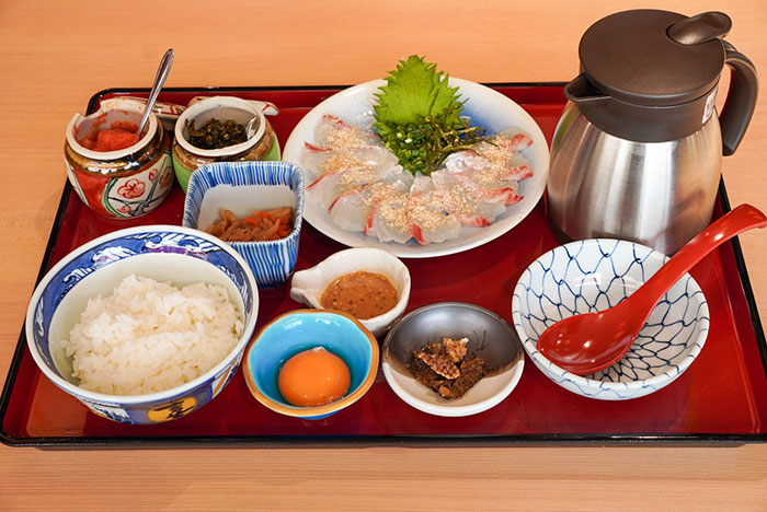 福岡といえば「鯛茶」！というファンも多い、鯛づくしの逸品。