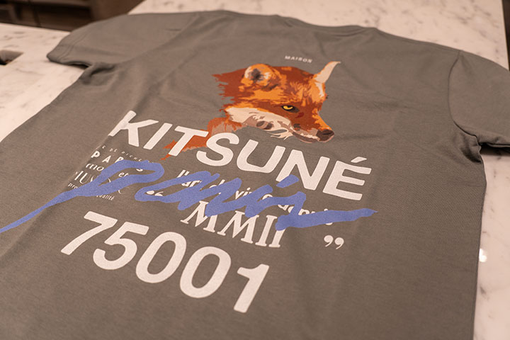 Maison Kitsuné福岡店限定デザインTシャツ。ロゴ入りでファッション感度の高い1枚