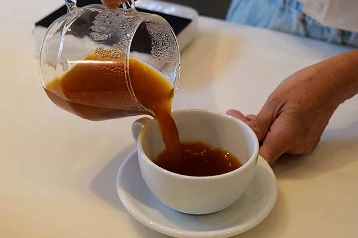 エアロプレスで淹れた『MANLY COFFEE』のクリアで美しい一杯