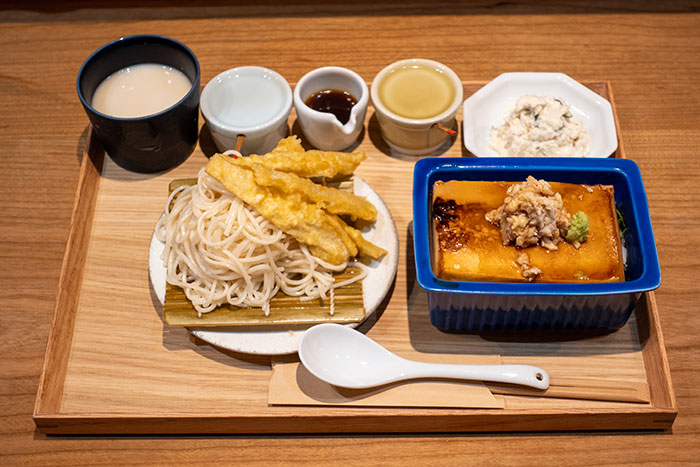 【数量限定】とうめし(豆腐丼 鯛のほぐし身のせ)/1,500円(税込)