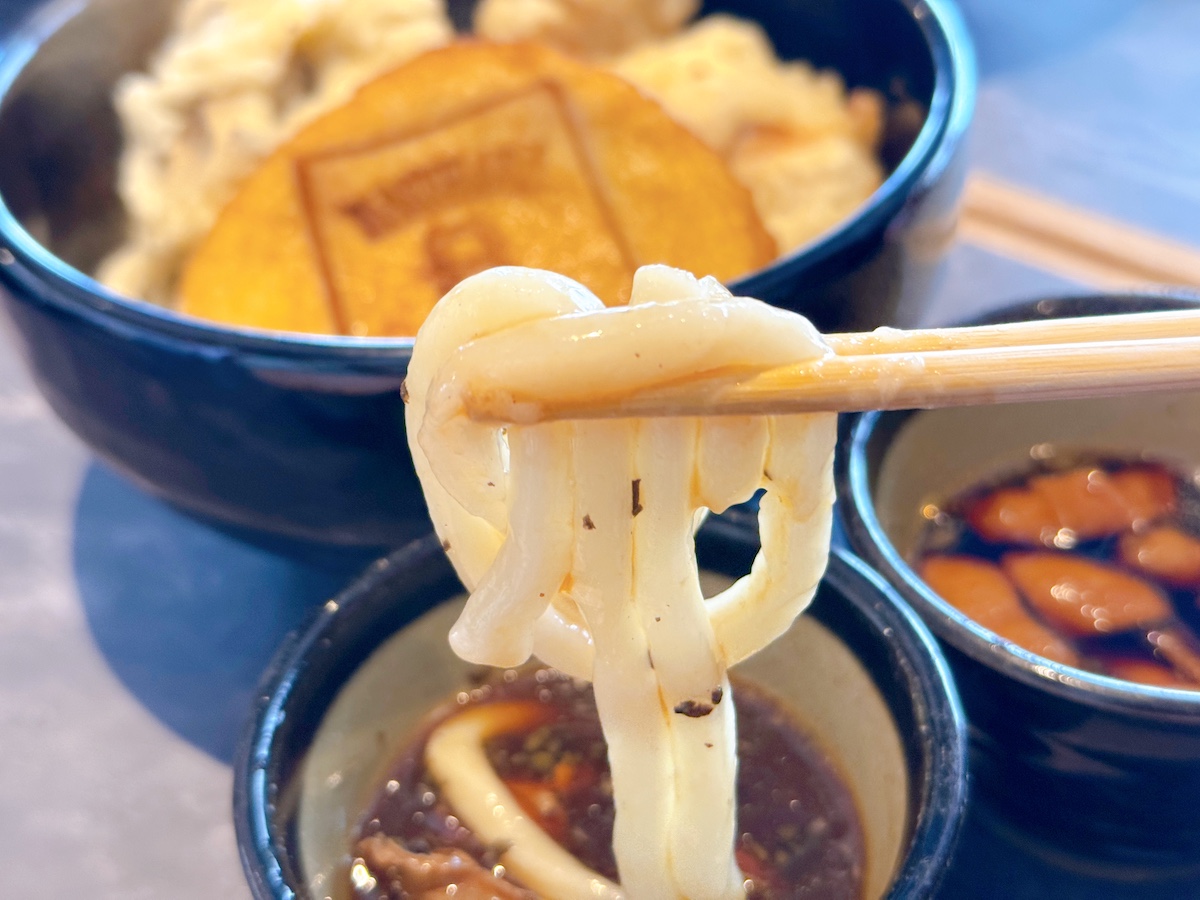 ZO-3  うどん　ZOー3 福岡ニューオープン】選手も愛するあの味が福岡市内に！E・ZO「久留米